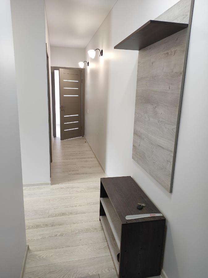 2 Комнатная С Новым Ремонтом, Кондиционером, В Самом Центре Rivne Exterior foto