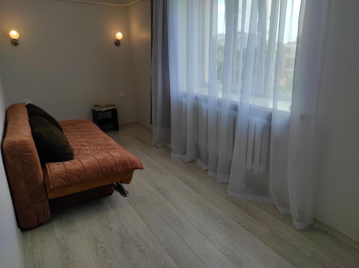 2 Комнатная С Новым Ремонтом, Кондиционером, В Самом Центре Rivne Exterior foto