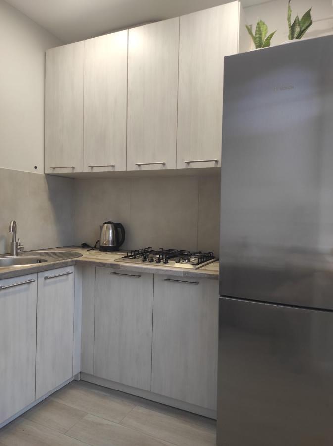 2 Комнатная С Новым Ремонтом, Кондиционером, В Самом Центре Rivne Exterior foto